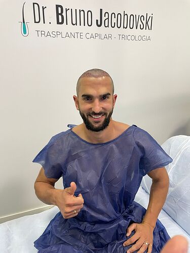 MARTIN MONTOYA - PROFESSIONAL SOCCER PLAYER - PROCEDURE WITH DR BRUNO JACOBOVSKI photo