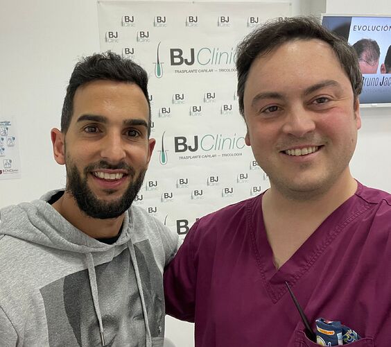 MARTIN MONTOYA - PROFESSIONAL SOCCER PLAYER - PROCEDURE WITH DR BRUNO JACOBOVSKI photo